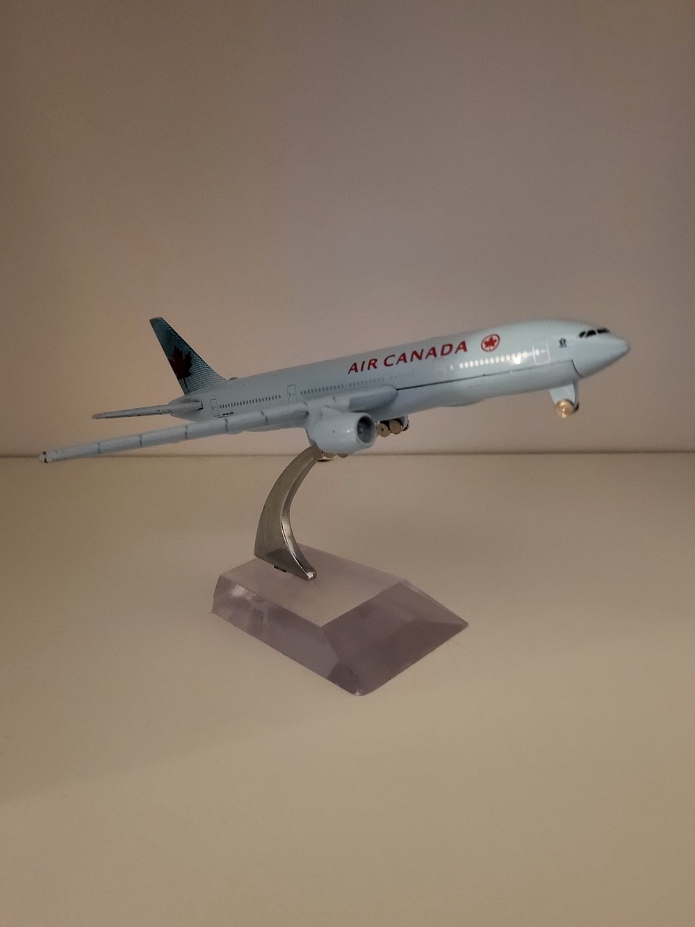 Air Canada Boeing 777 - Diecast Aircraft On Stand